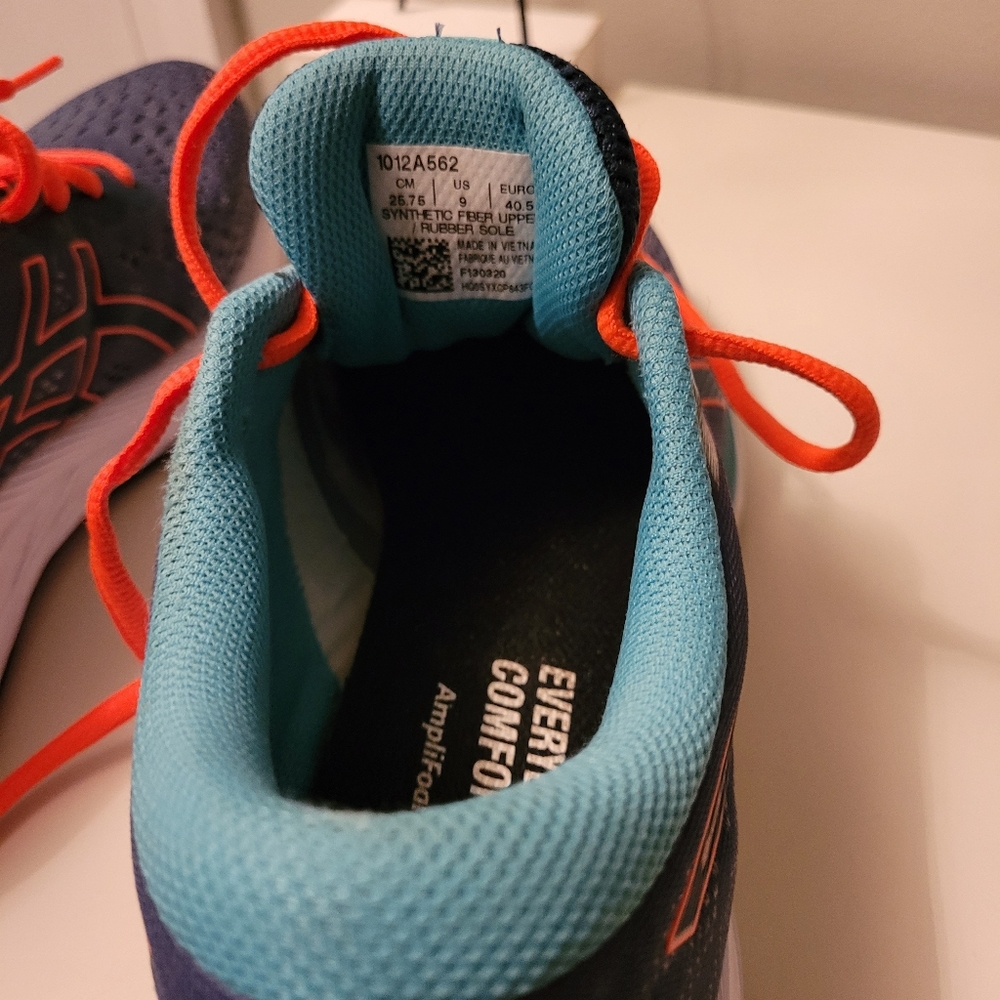 ASICS sneakers - Picture 5 of 9